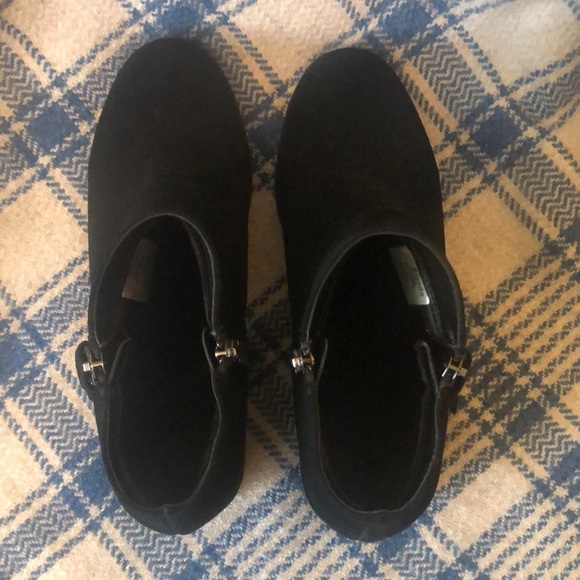 Blondo Waterproof Black Suede Ankle Boots, like new - Women’s 8W - Picture 3 of 7